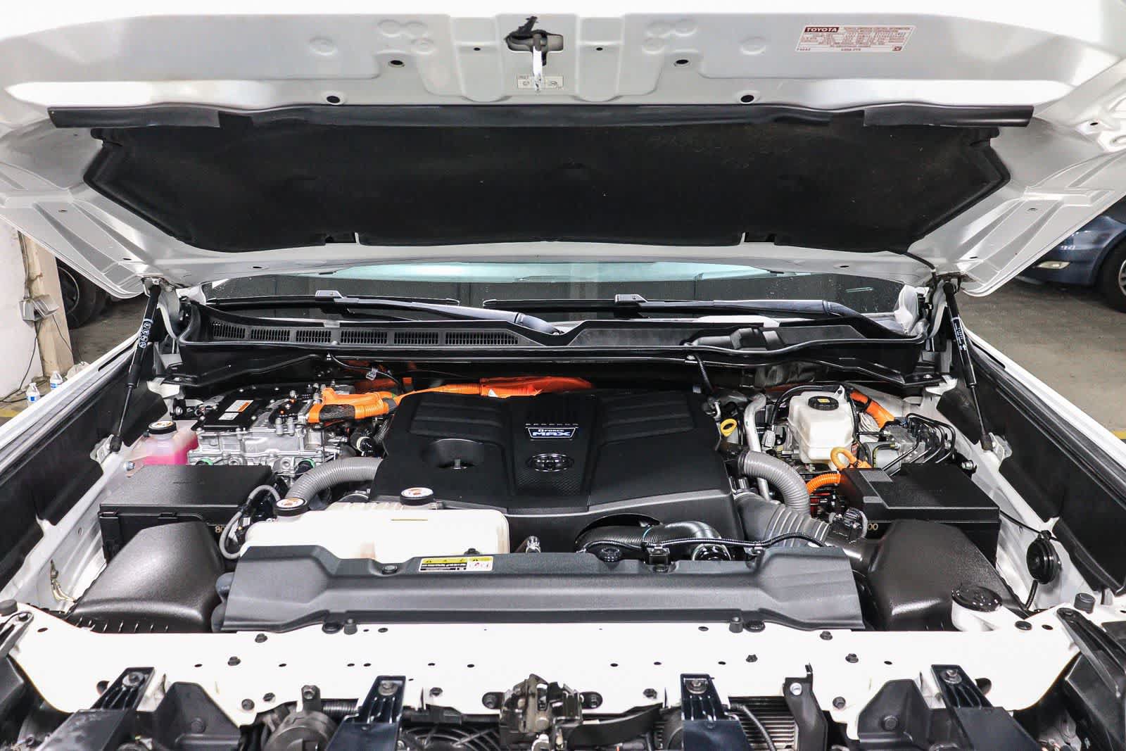 Used 2024 Toyota Tundra Platinum AWD/4WD image 30