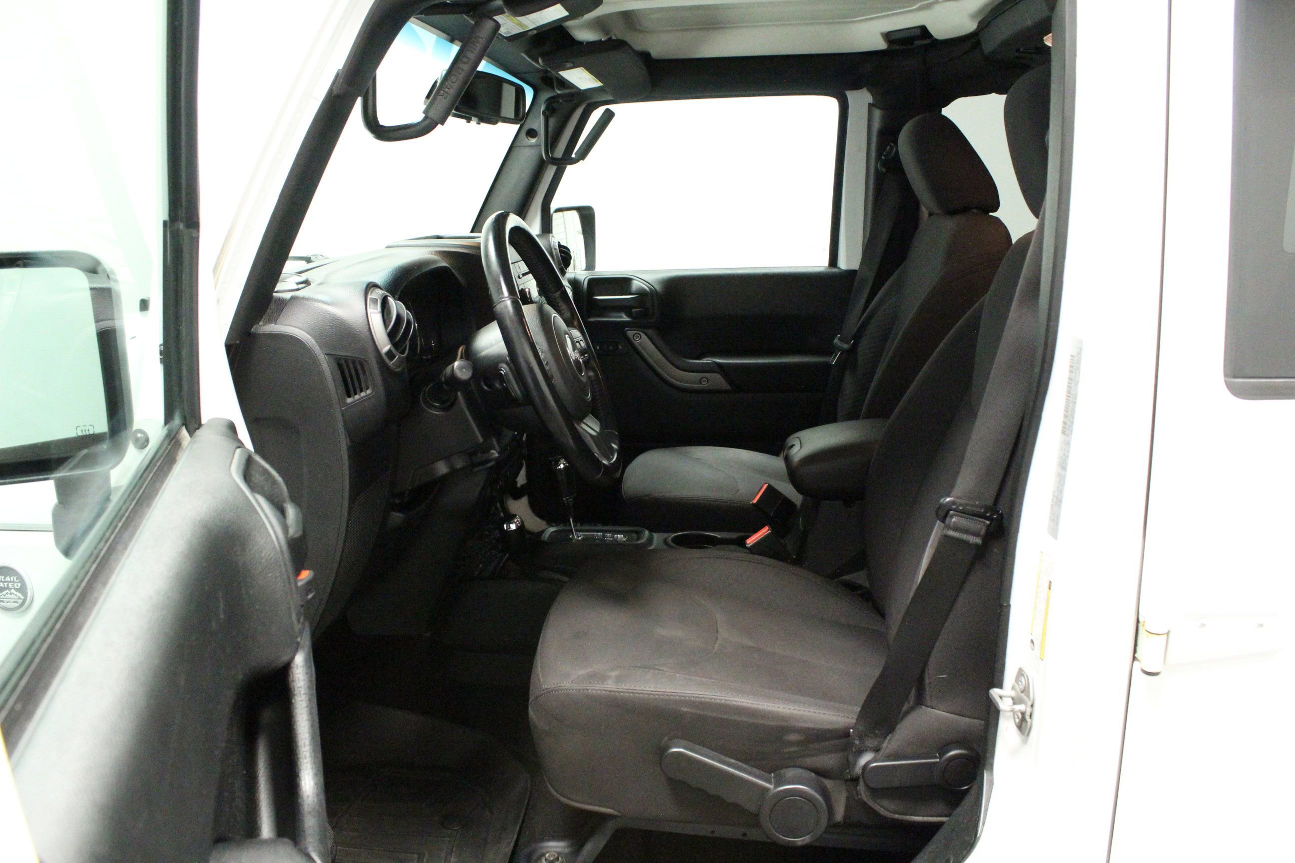 Used 2018 Jeep Wrangler Unlimited Sport S AWD/4WD image 13