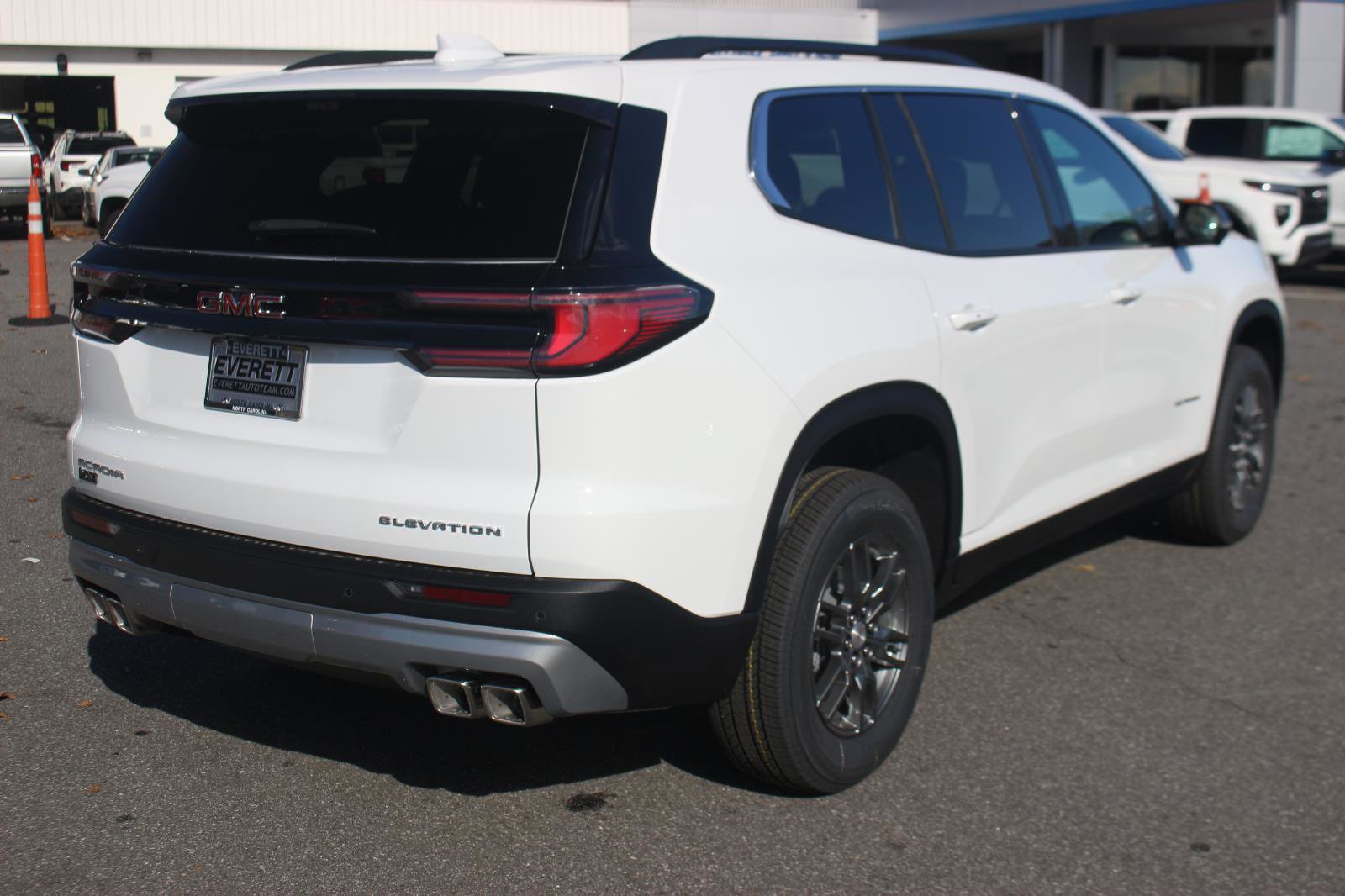 New 2026 GMC Acadia Elevation image 7