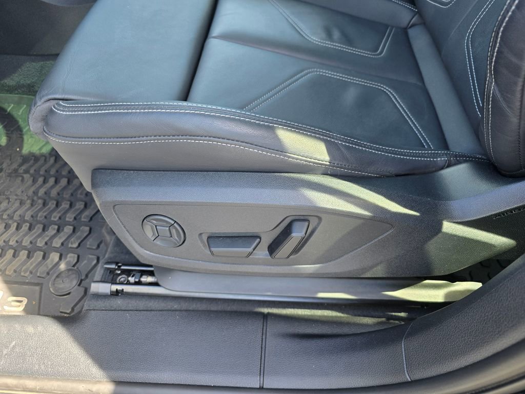 Used 2025 Audi Q3 2.0T Premium w/ Convenience Package image 18