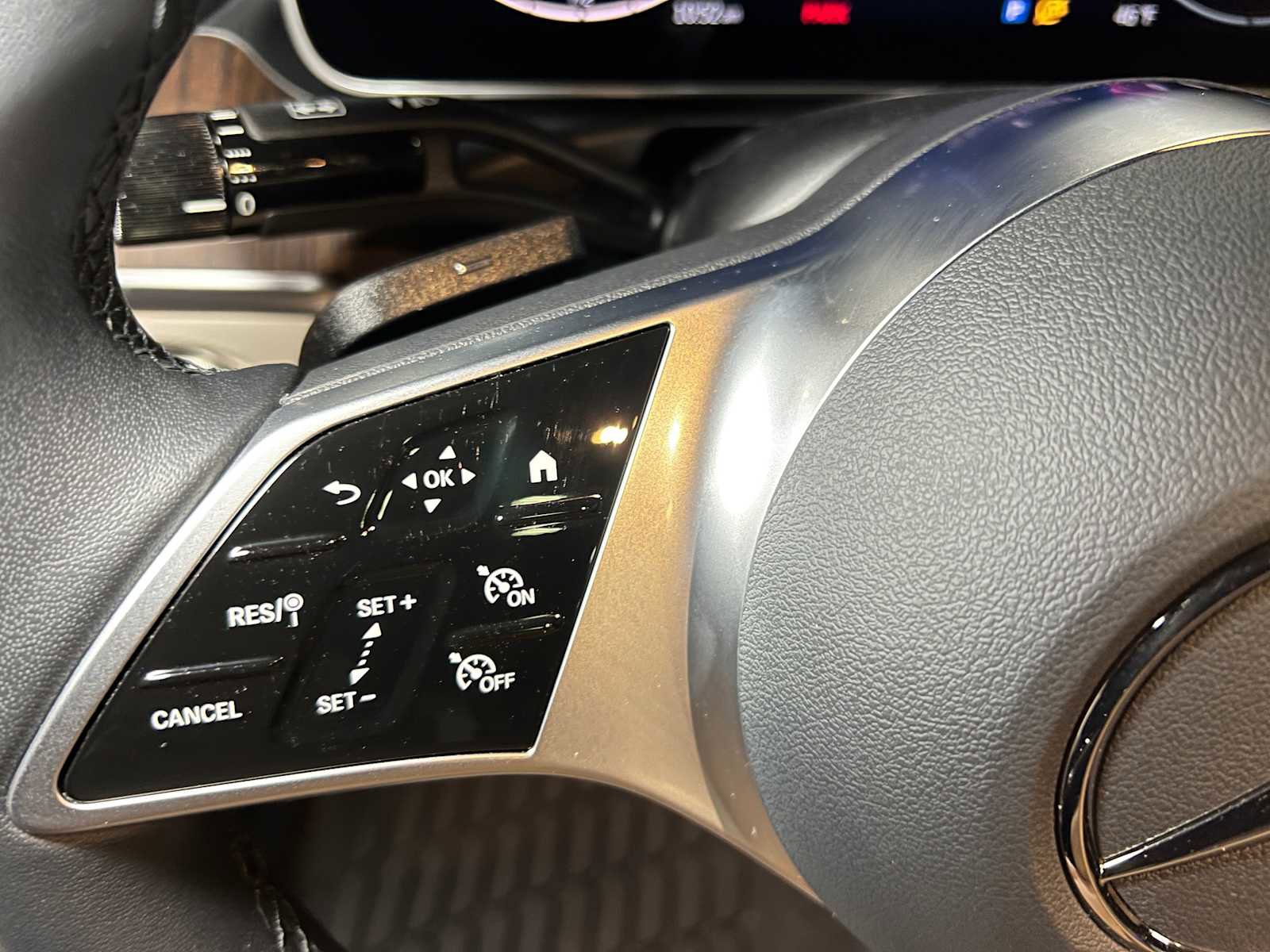 Used 2025 Mercedes-Benz C 300 4MATIC Sedan image 28