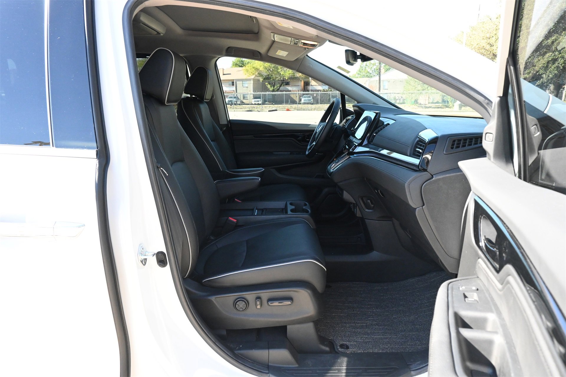 Used 2024 Honda Odyssey Elite image 28