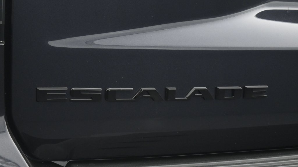 Certified 2023 Cadillac Escalade Premium Luxury RWD image 18