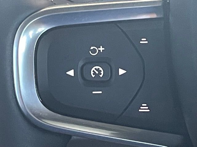 Used 2026 Volvo XC40 B5 Ultra w/ Climate Package image 10