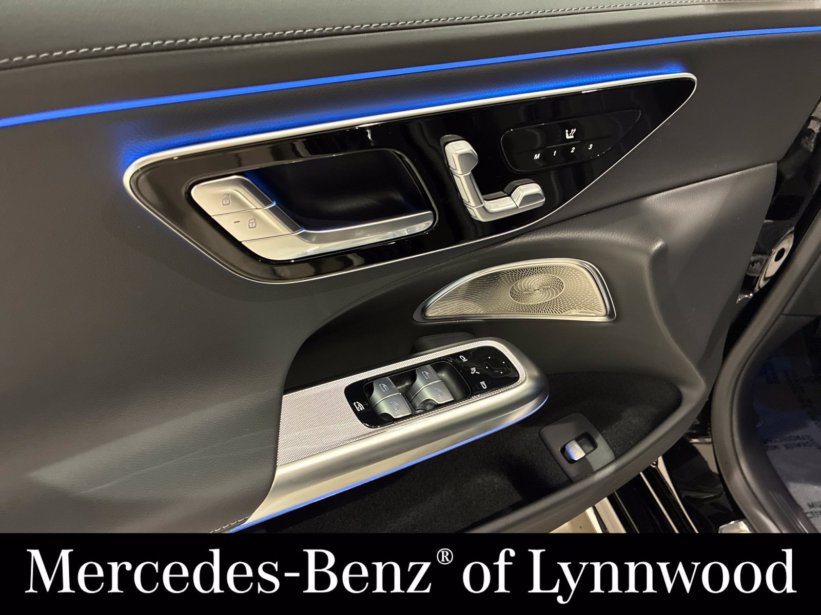 New 2026 Mercedes-Benz E 350 4MATIC Sedan image 8