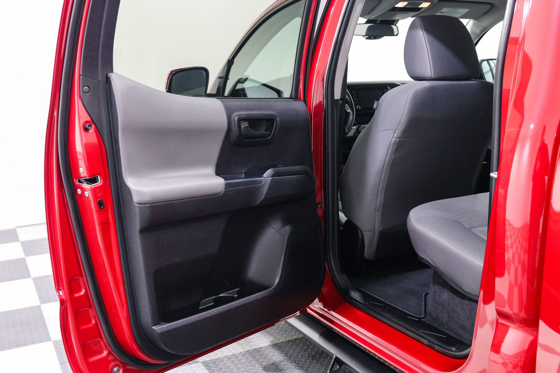 Used 2021 Toyota Tacoma SR w/ SR Convenience Package image 15