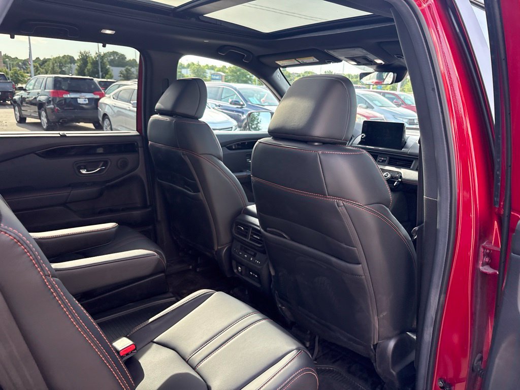 Certified 2025 Honda Pilot TrailSport image 33