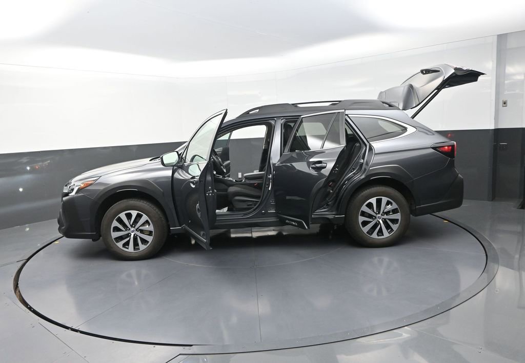 Used 2024 Subaru Outback Premium AWD/4WD image 34