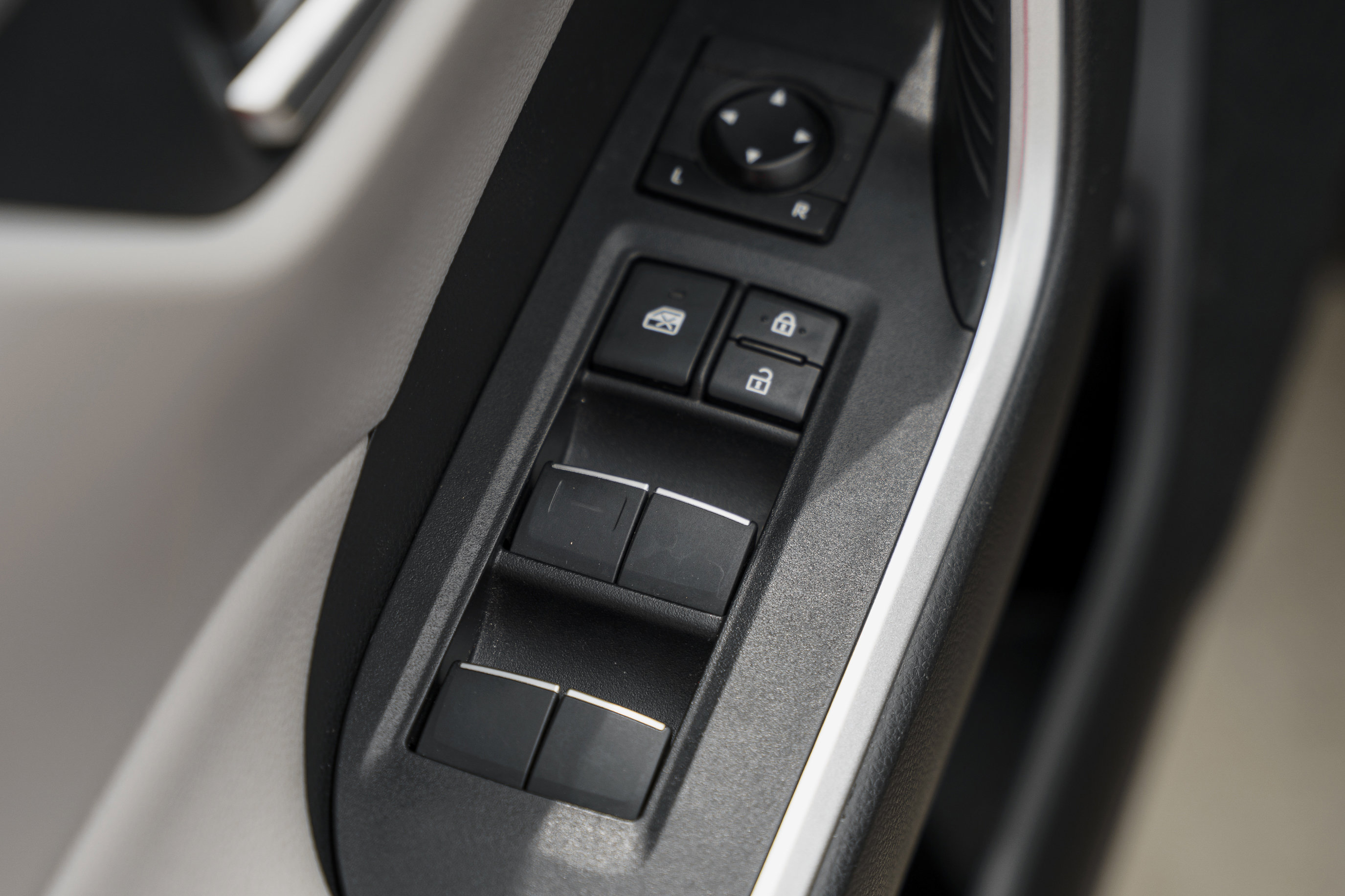 Used 2020 Toyota RAV4 XLE Premium AWD/4WD image 21