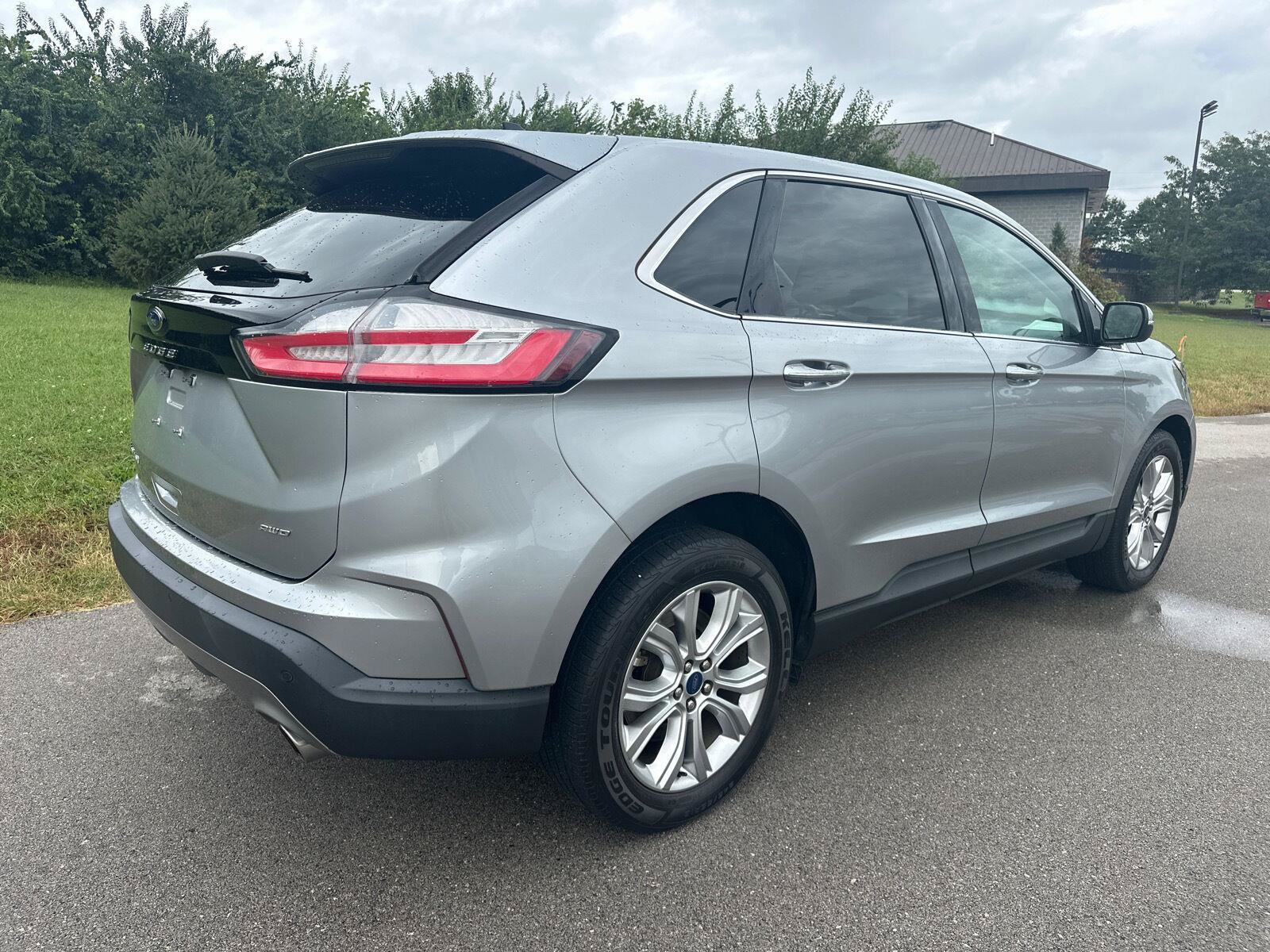 Used 2021 Ford Edge Titanium AWD/4WD image 14