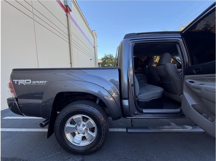Used 2015 Toyota Tacoma PreRunner w/ TRD Sport Package RWD image 24