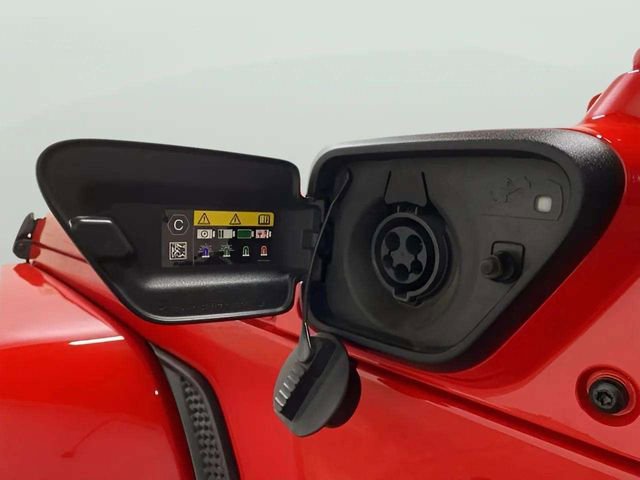 Used 2025 Jeep Wrangler Unlimited Sahara w/ Safety Group image 9