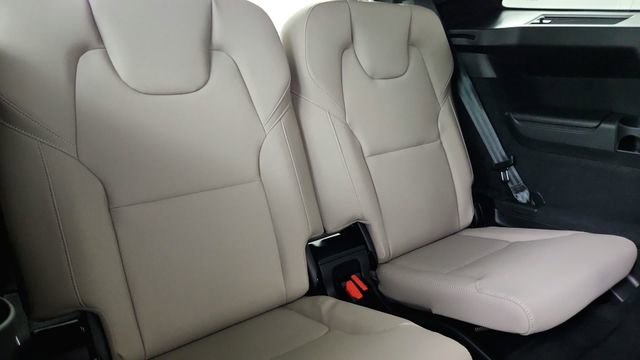 Used 2026 Volvo XC90 B6 Plus w/ Protection Package Premier AWD/4WD image 35