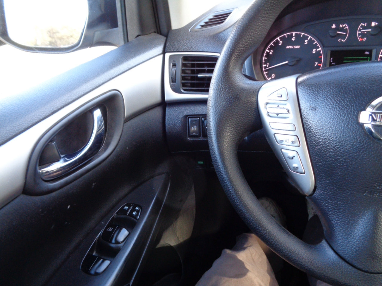 Used 2017 Nissan Sentra S image 21