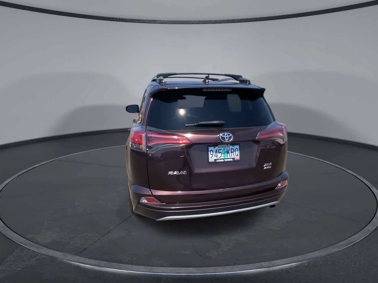 Certified 2018 Toyota RAV4 XLE AWD/4WD image 7