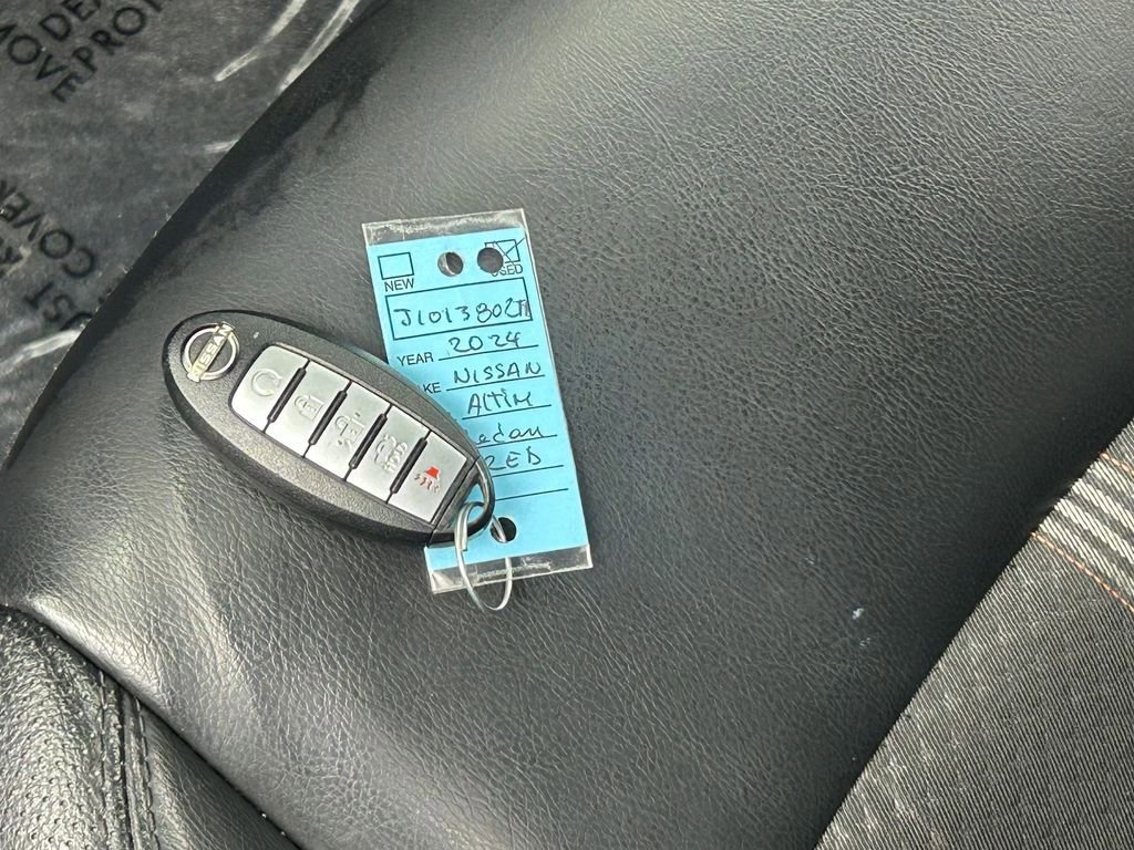 Used 2024 Nissan Altima 2.5 SR image 40