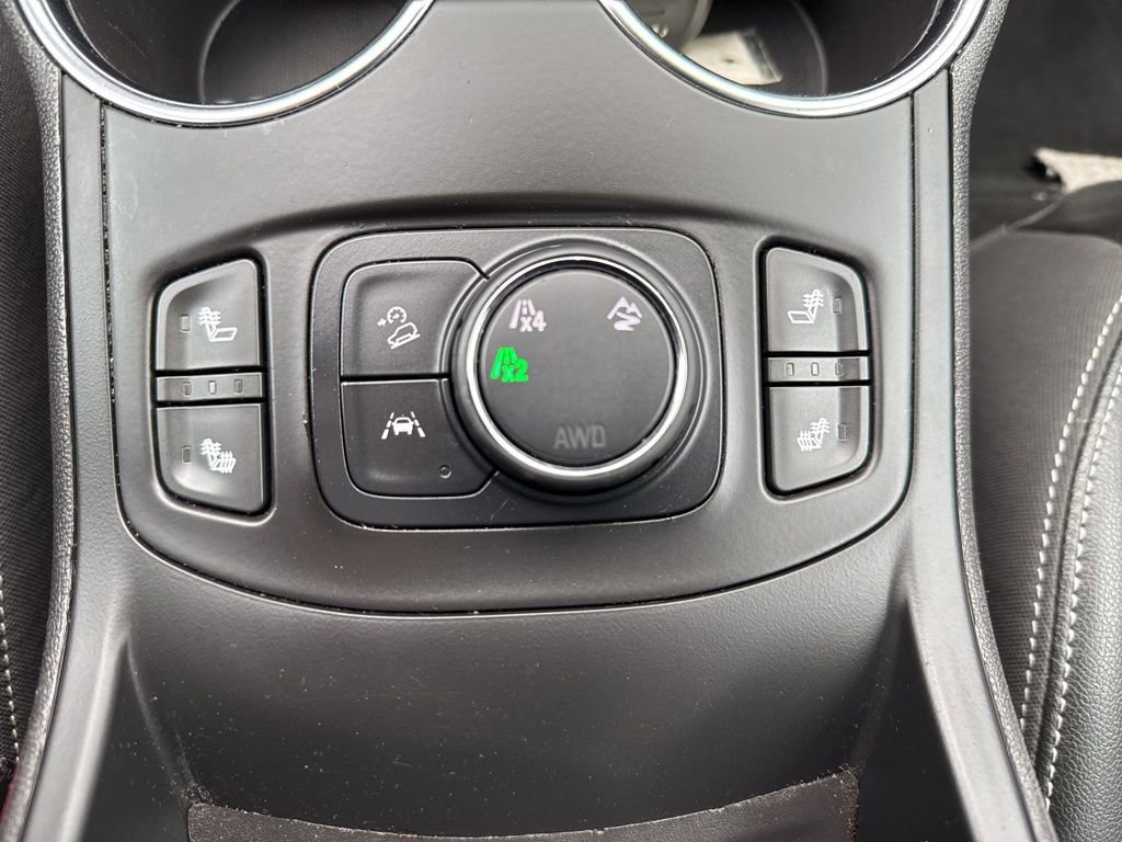 Used 2024 GMC Terrain SLT image 28