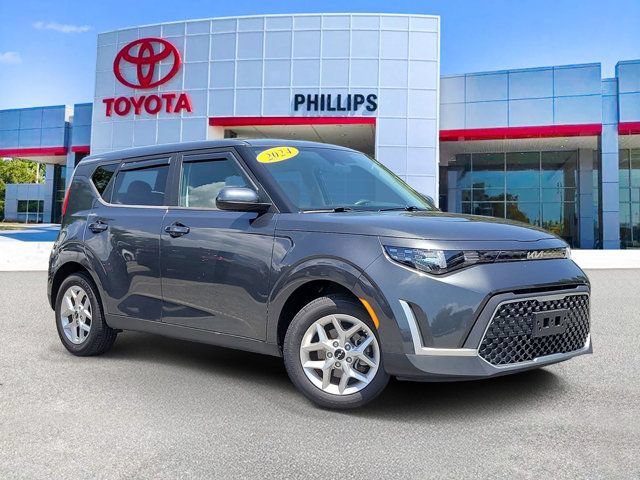 Used 2024 Kia Soul LX w/ Option Group 015 FWD image 1