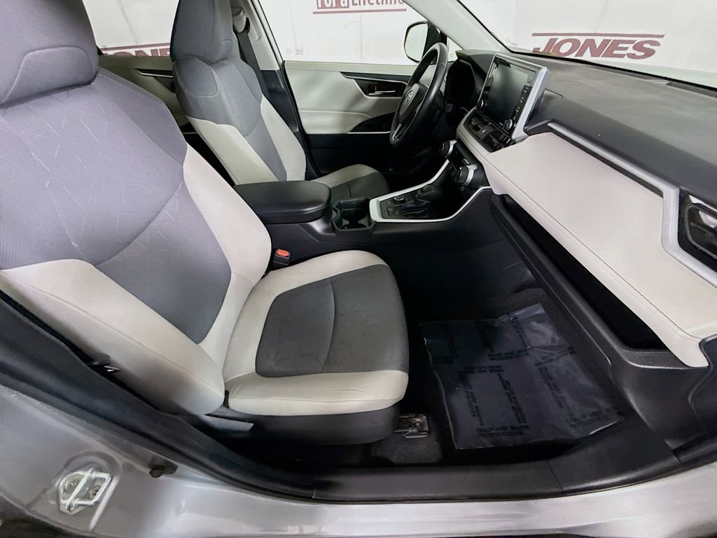 Certified 2021 Toyota RAV4 XLE w/ Convenience Package image 31
