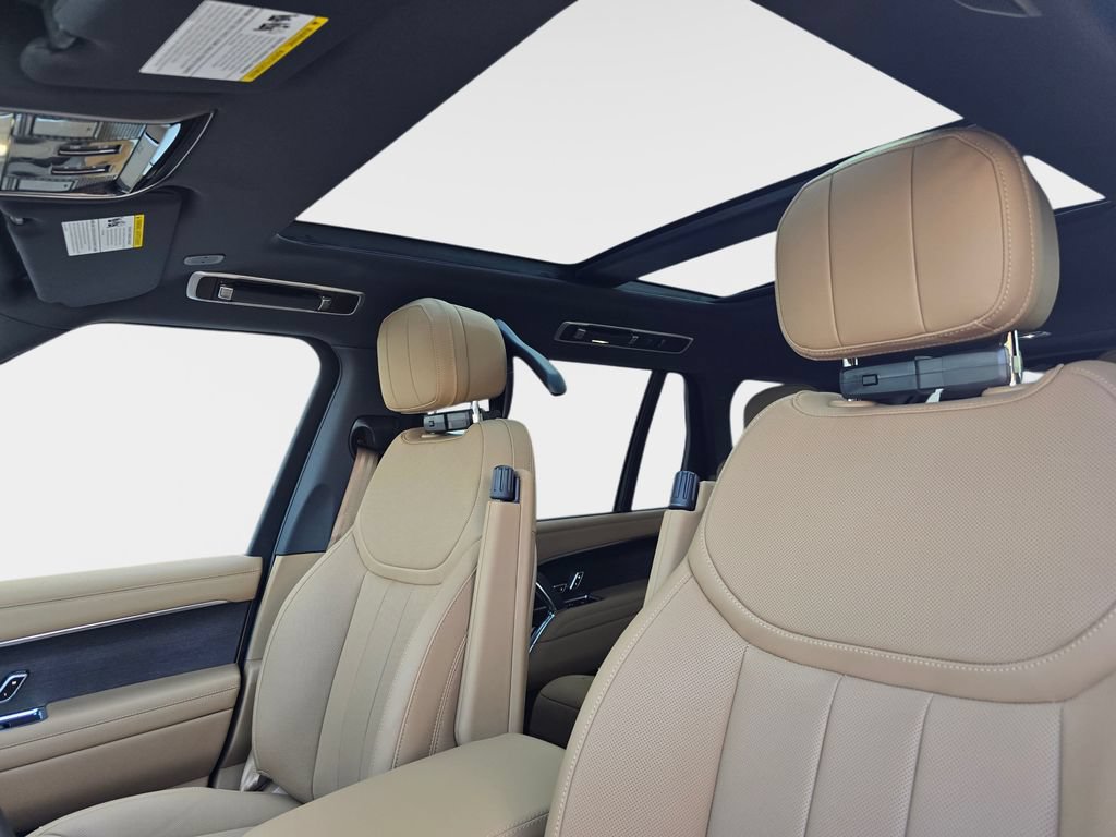 New 2026 Land Rover Range Rover Long Wheelbase SE AWD/4WD image 30