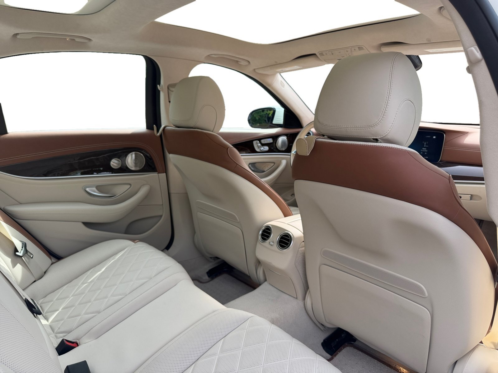 Used 2022 Mercedes-Benz E 450 4MATIC Sedan image 20
