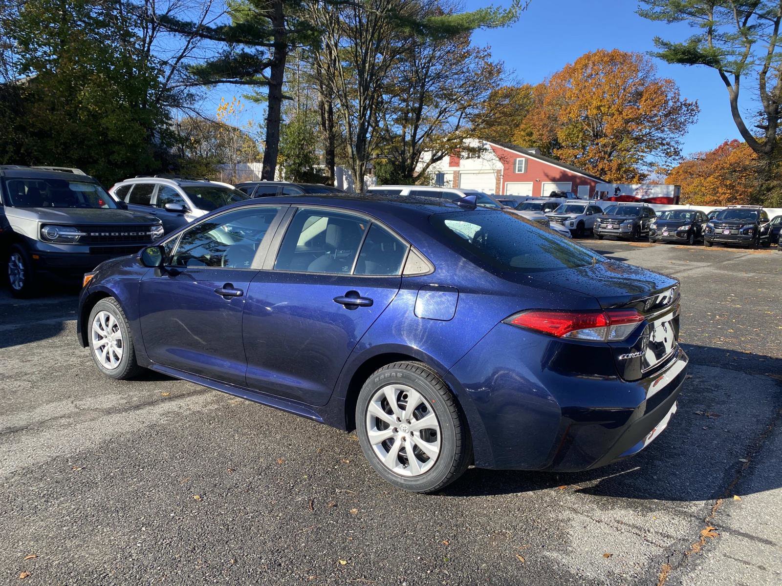 Used 2022 Toyota Corolla LE image 3
