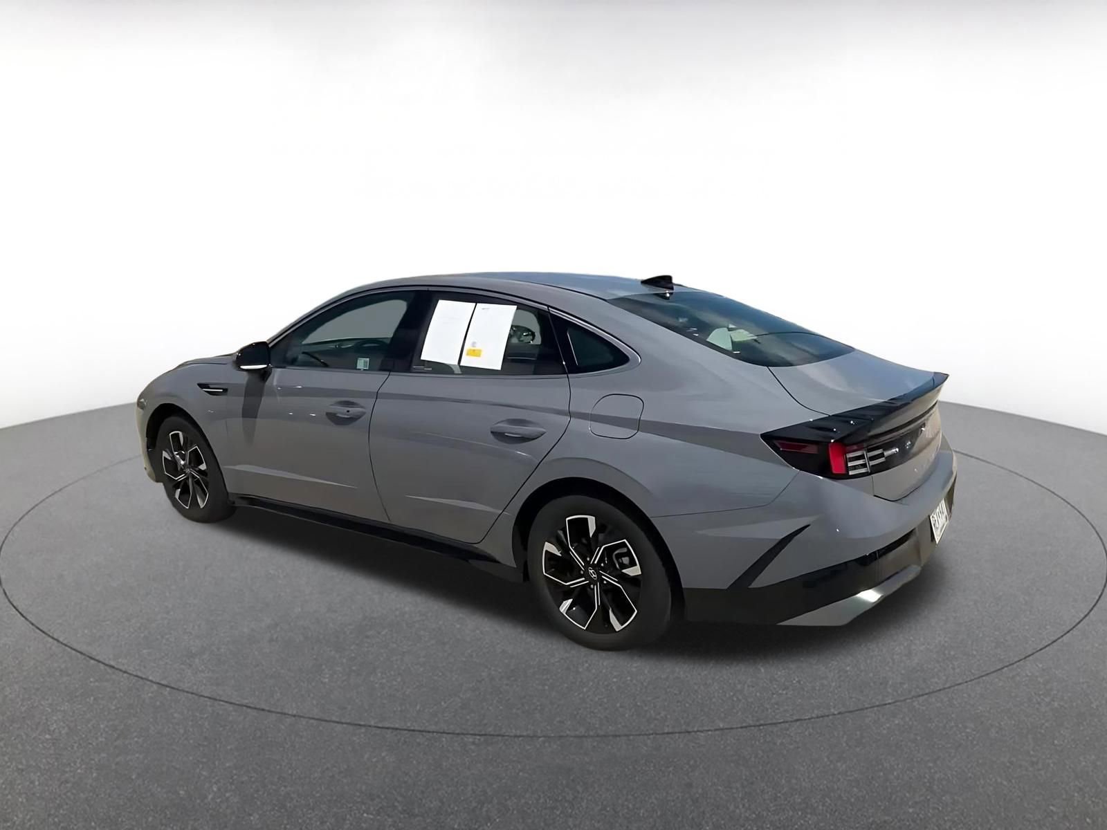 Used 2025 Hyundai Sonata SEL FWD image 10