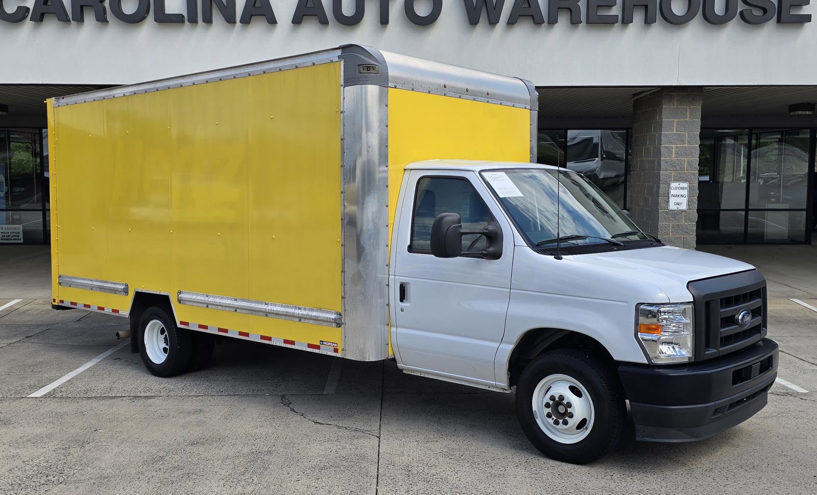 Used 2024 Ford E-350 and Econoline 350 Super Duty w/ Driver's Safety Package image 2