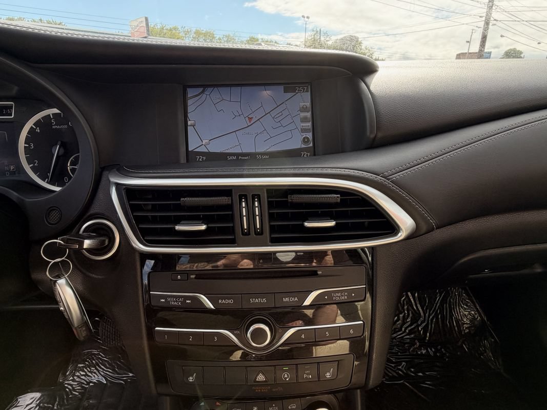 Used 2017 INFINITI QX30 Premium w/ Navigation Package FWD image 20