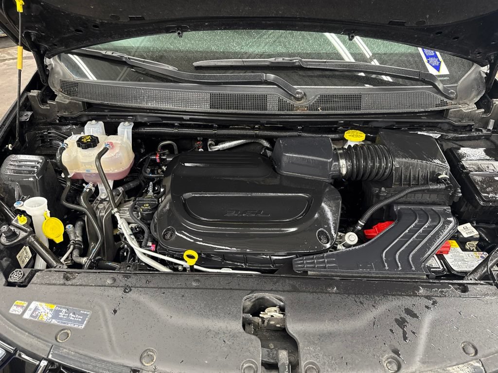 Used 2026 Chrysler Pacifica Select FWD image 12