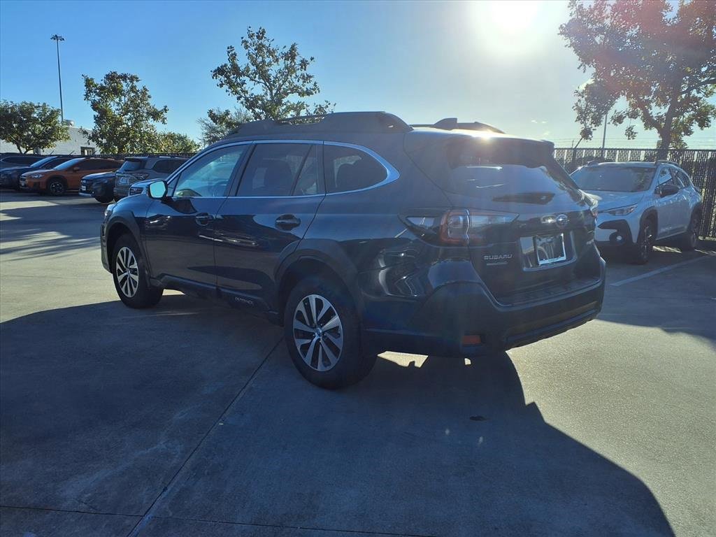 Certified 2025 Subaru Outback Premium image 2