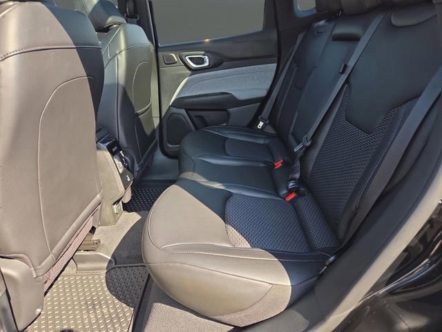 Used 2025 Jeep Compass Latitude w/ Sun & Sound Group image 33