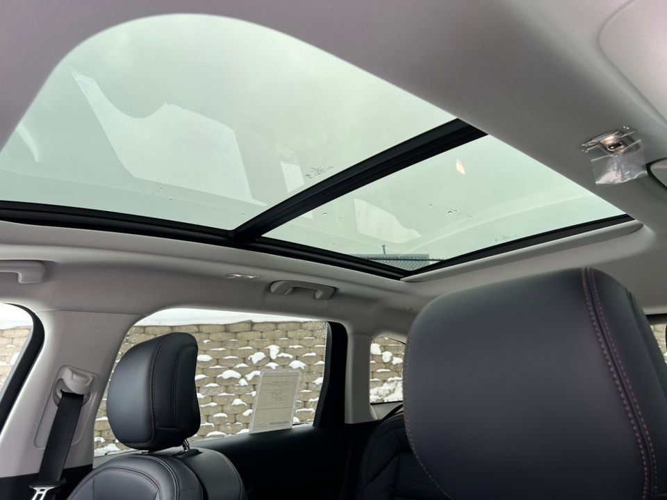 New 2026 Lincoln Nautilus Reserve w/ Jet Appearance Package AWD/4WD image 6