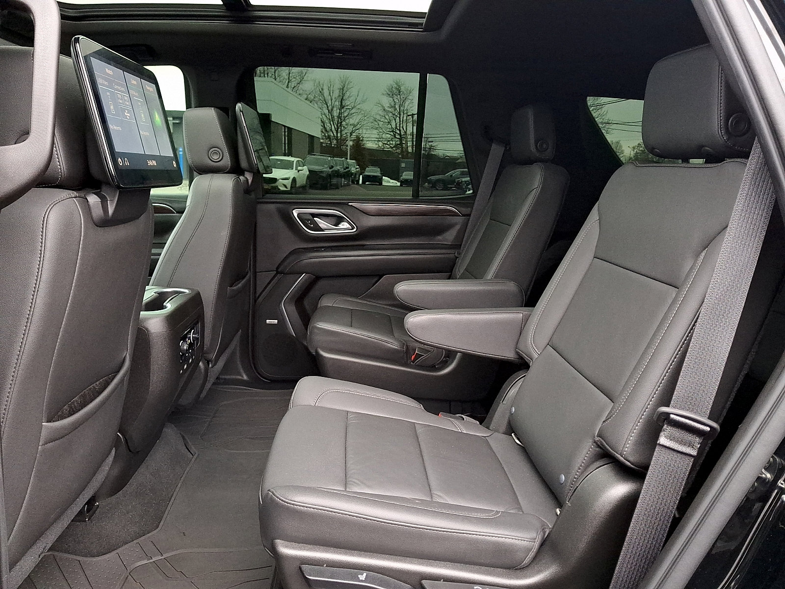 Used 2021 Chevrolet Tahoe LT w/ Luxury Package image 12
