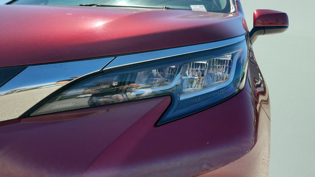 Certified 2021 Toyota Sienna XLE FWD image 31