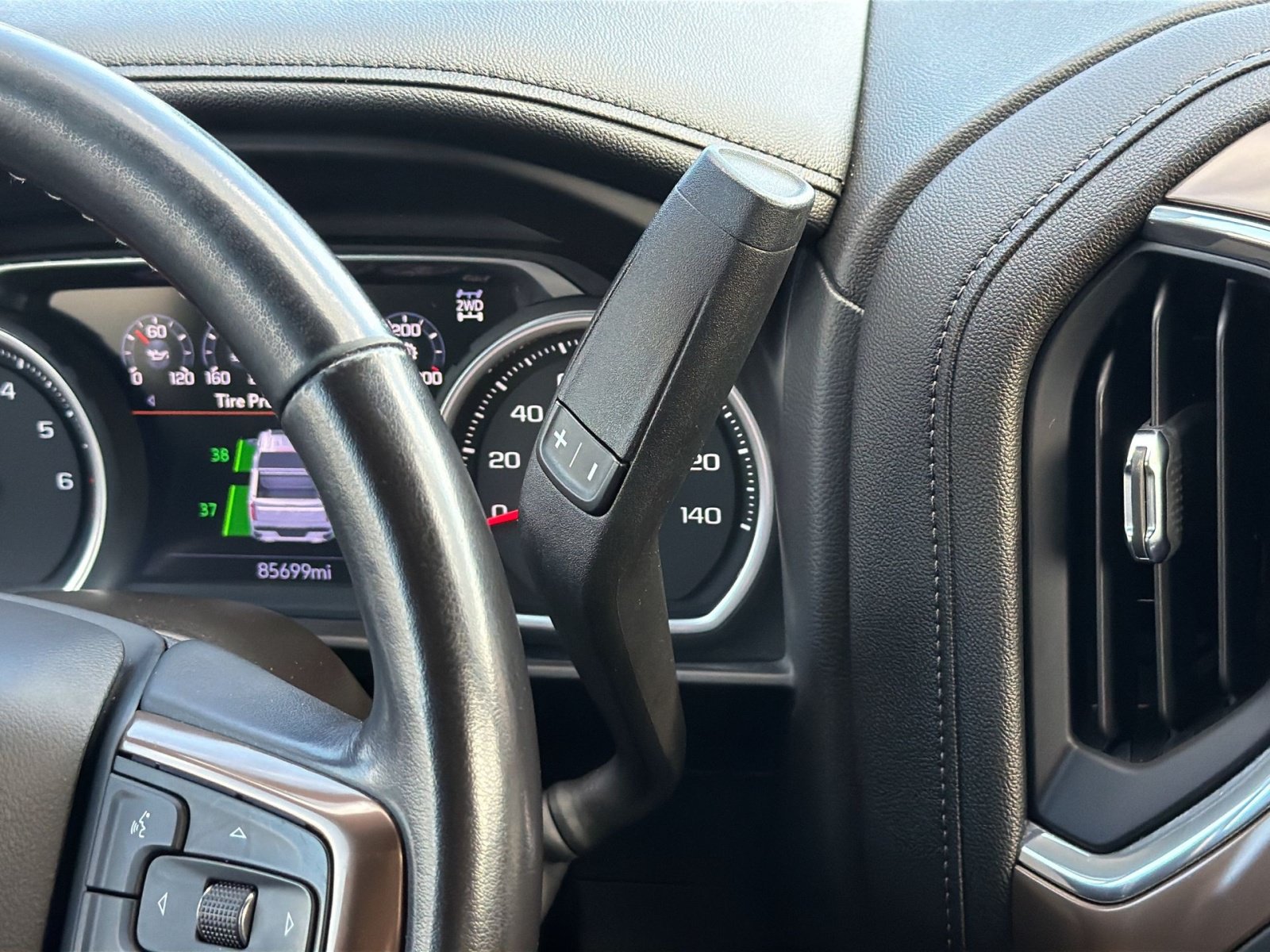 Used 2021 Chevrolet Silverado 1500 High Country w/ Technology Package AWD/4WD image 22