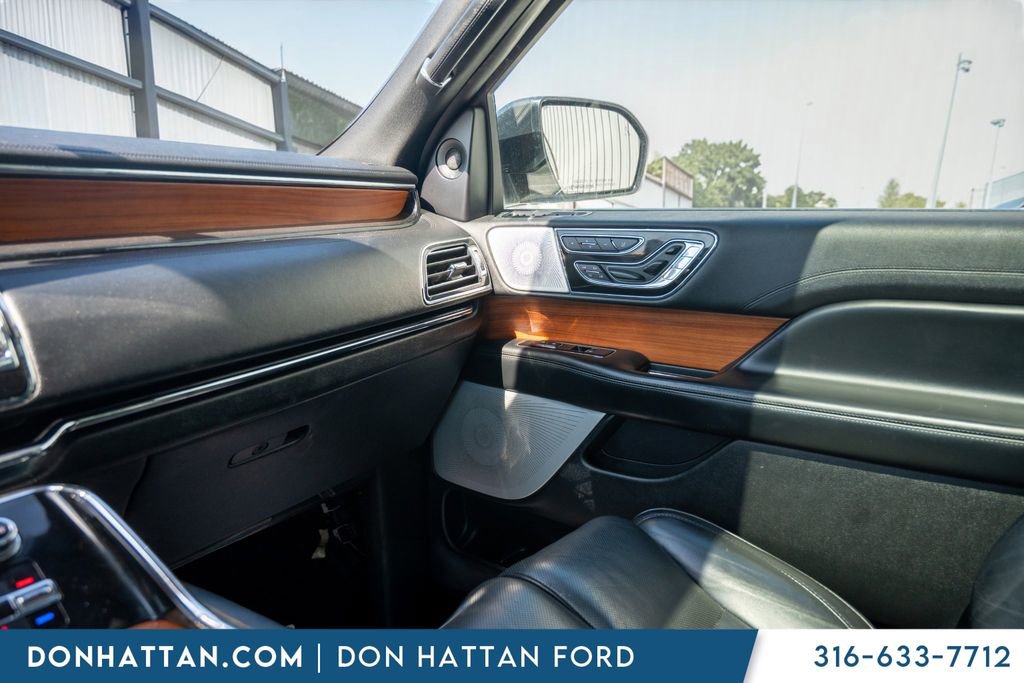 Used 2019 Lincoln Navigator Reserve image 15