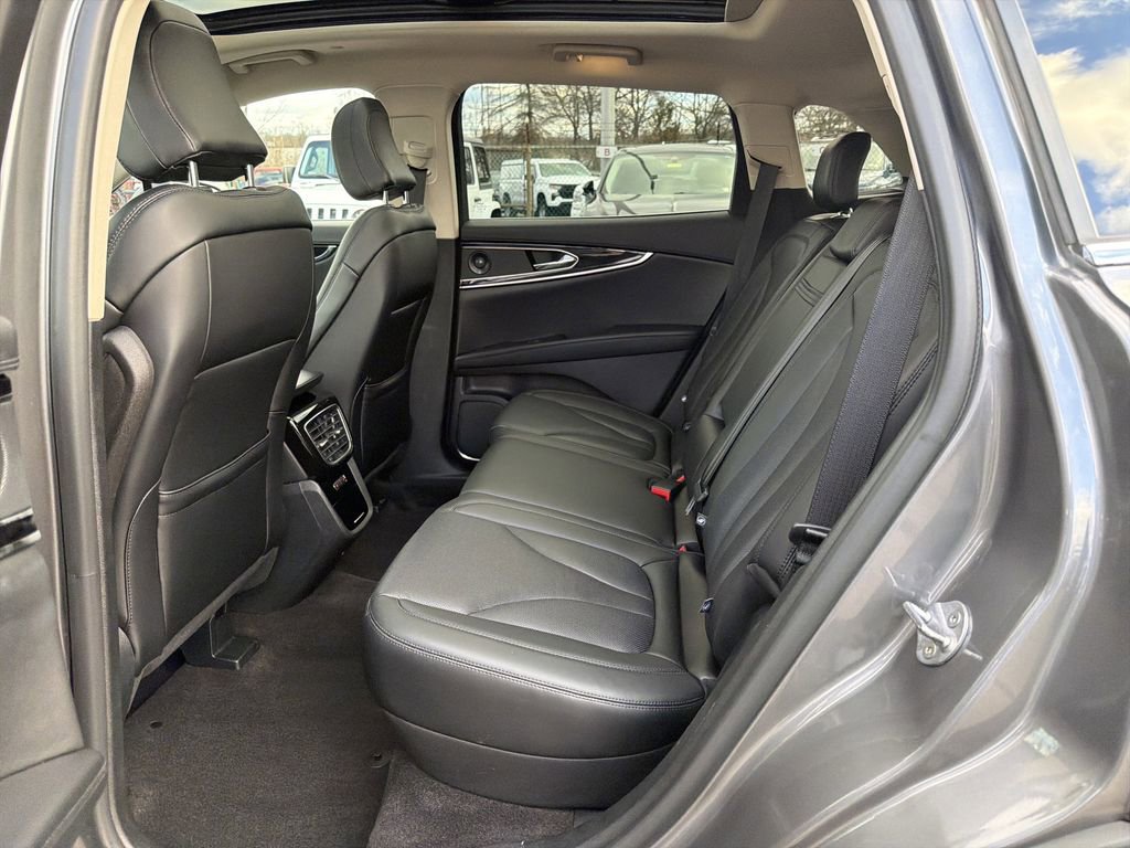 Certified 2021 Lincoln Nautilus Reserve w/ Cargo Utility Package image 13