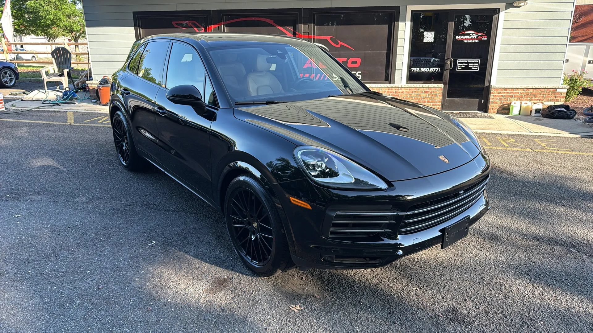Used 2023 Porsche Cayenne Platinum Edition AWD/4WD image 3