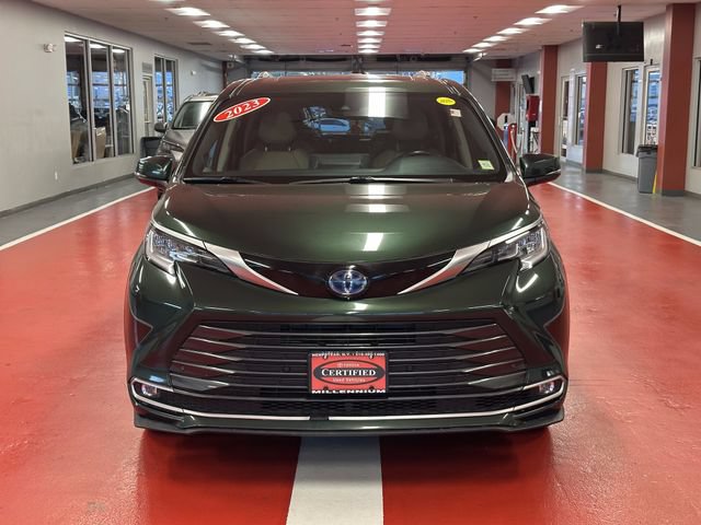 Certified 2023 Toyota Sienna Limited AWD/4WD image 8