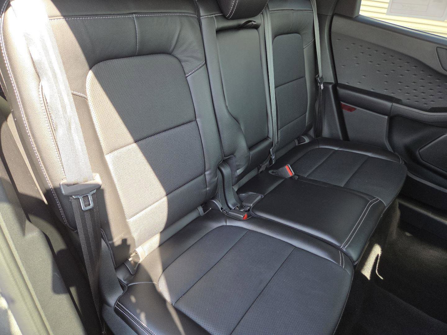 Used 2020 Ford Escape Titanium AWD/4WD image 18