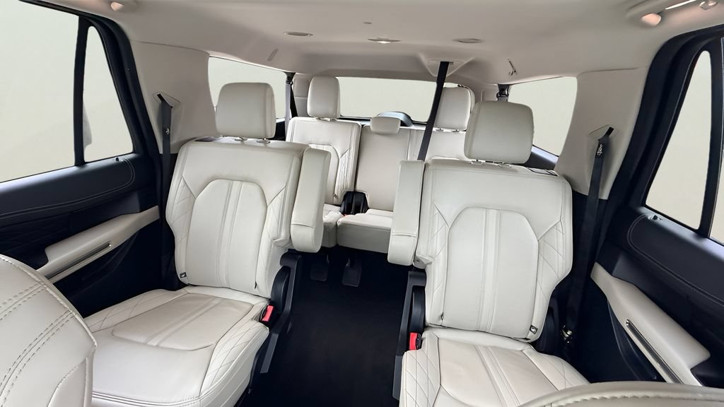 Used 2021 Ford Expedition Max Platinum RWD image 7