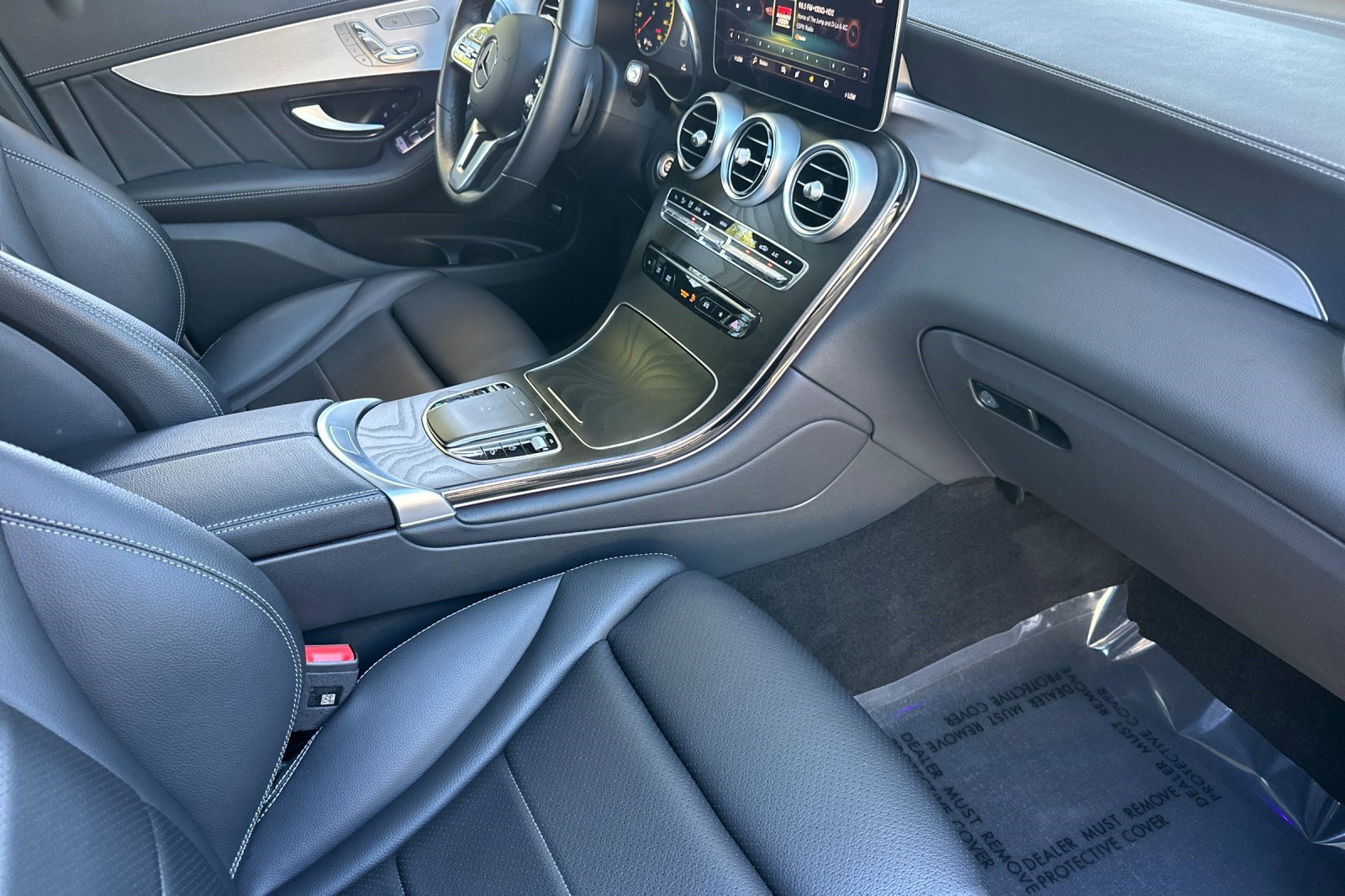 Used 2023 Mercedes-Benz GLC 300 4MATIC Coupe image 35