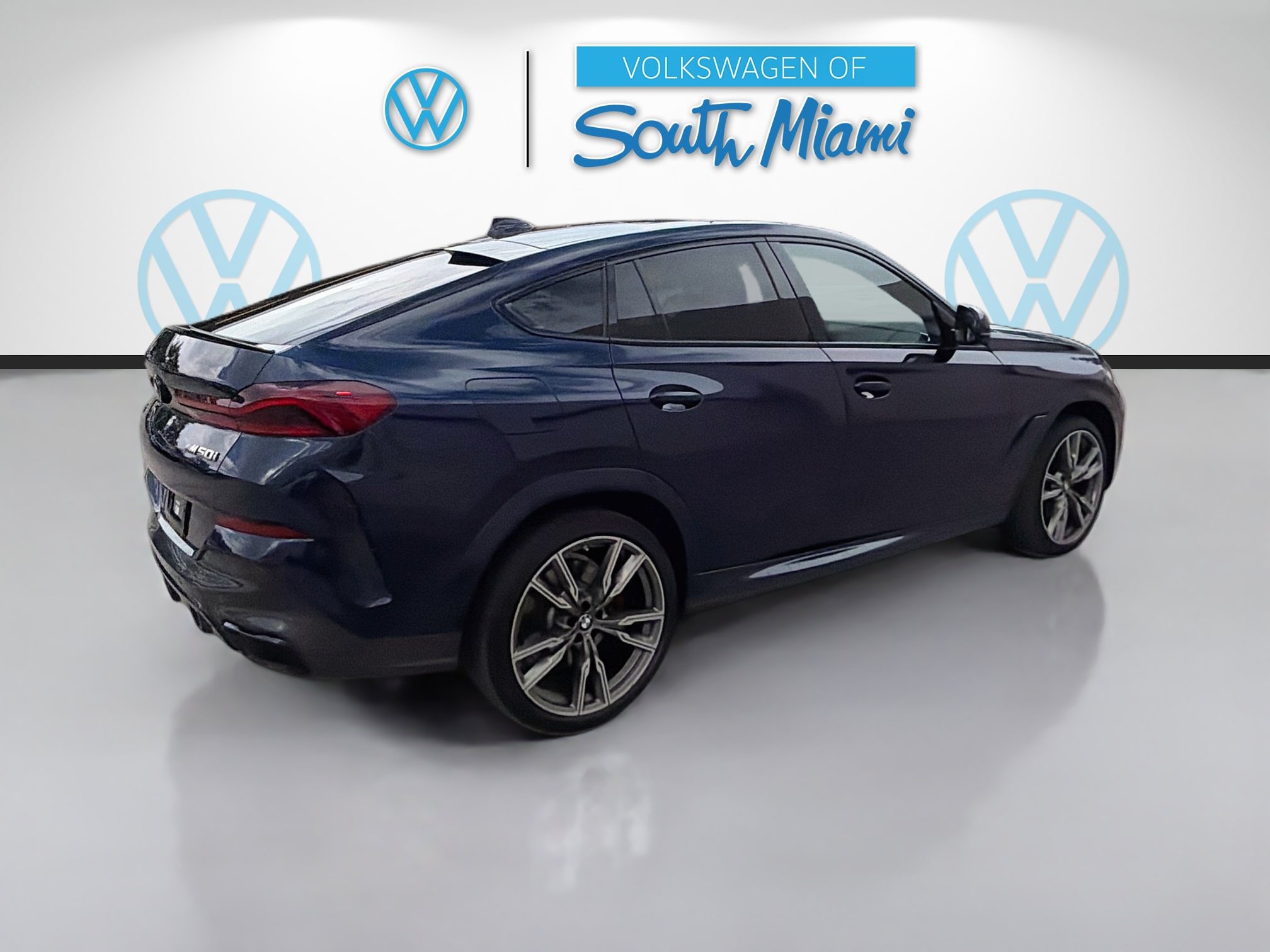 Used 2022 BMW X6 M50i w/ Executive Package AWD/4WD image 7
