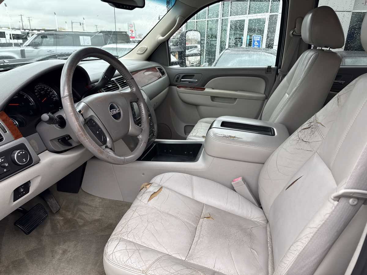 Used 2011 GMC Sierra 2500 SLT w/ Entertainment Package AWD/4WD image 11