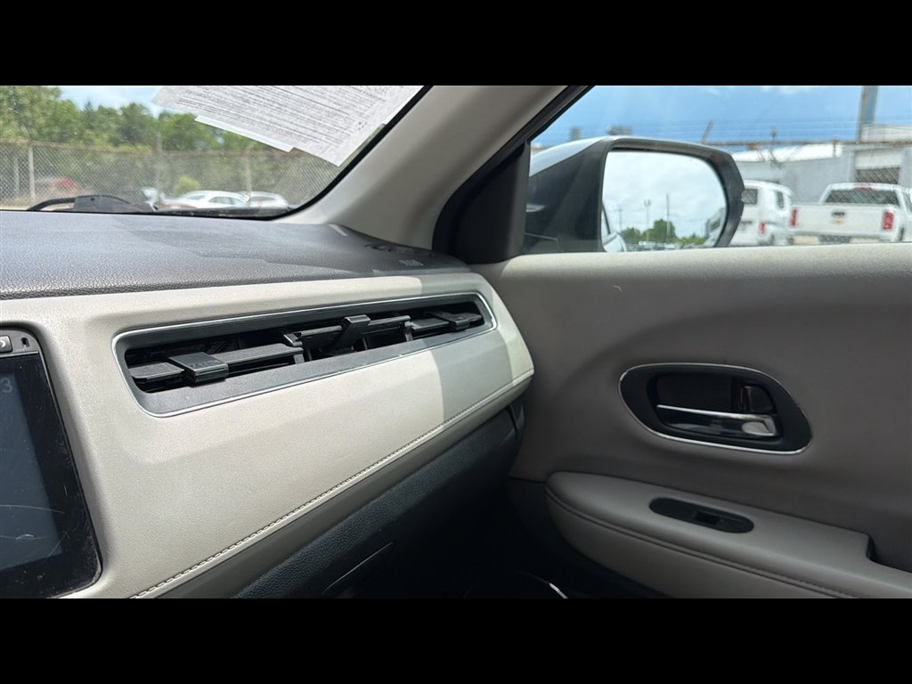 Used 2018 Honda HR-V EX image 16