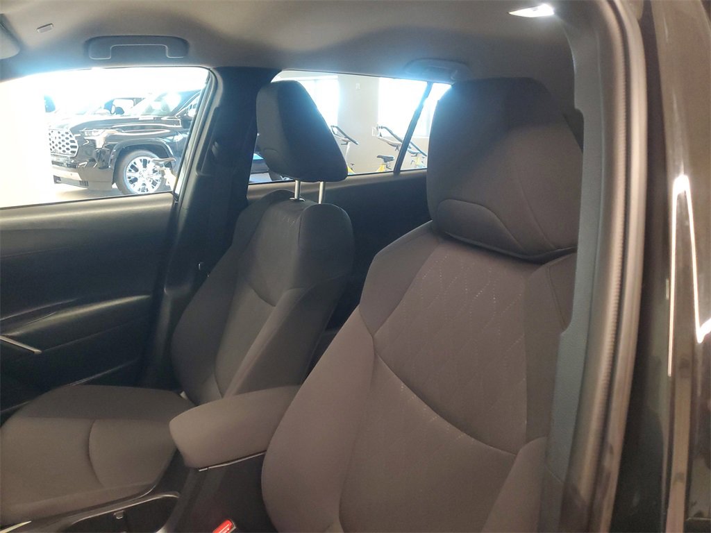 Used 2024 Toyota Corolla Cross LE image 17