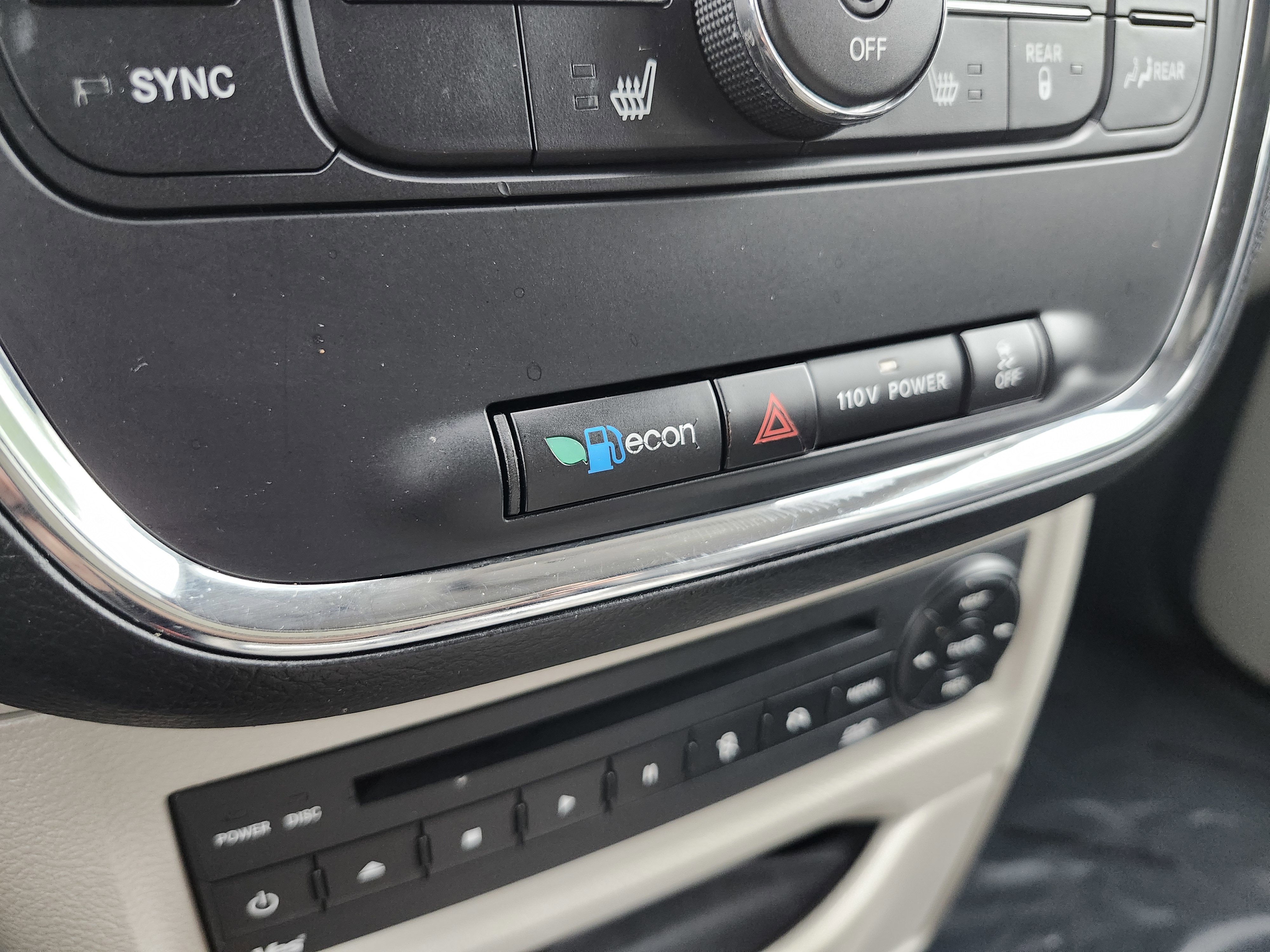 Used 2011 Chrysler Town & Country Touring-L w/ Entertainment Group #2 FWD image 29