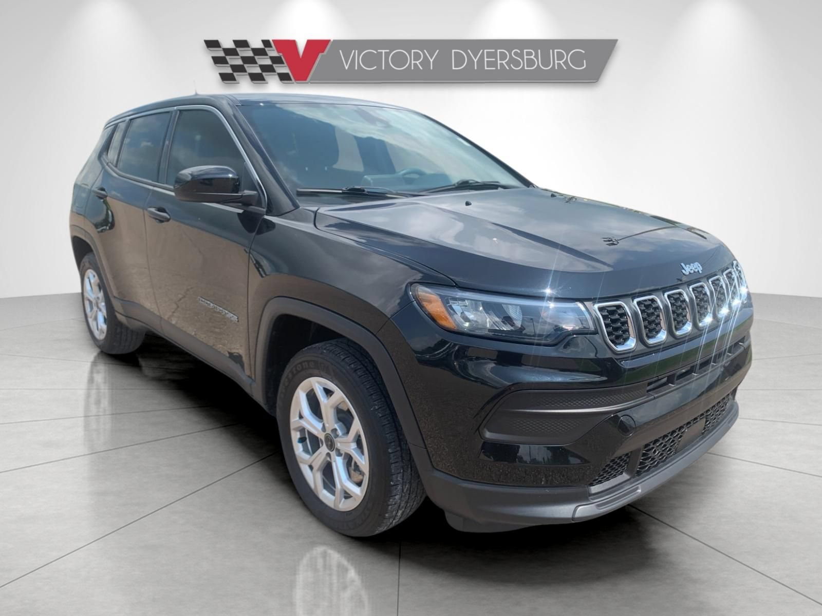 Used 2025 Jeep Compass Sport AWD/4WD image 2