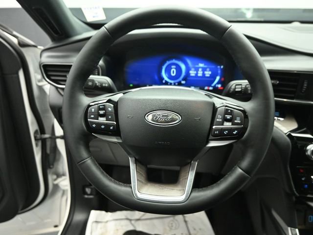 Certified 2023 Ford Explorer Platinum w/ Technology Package image 15